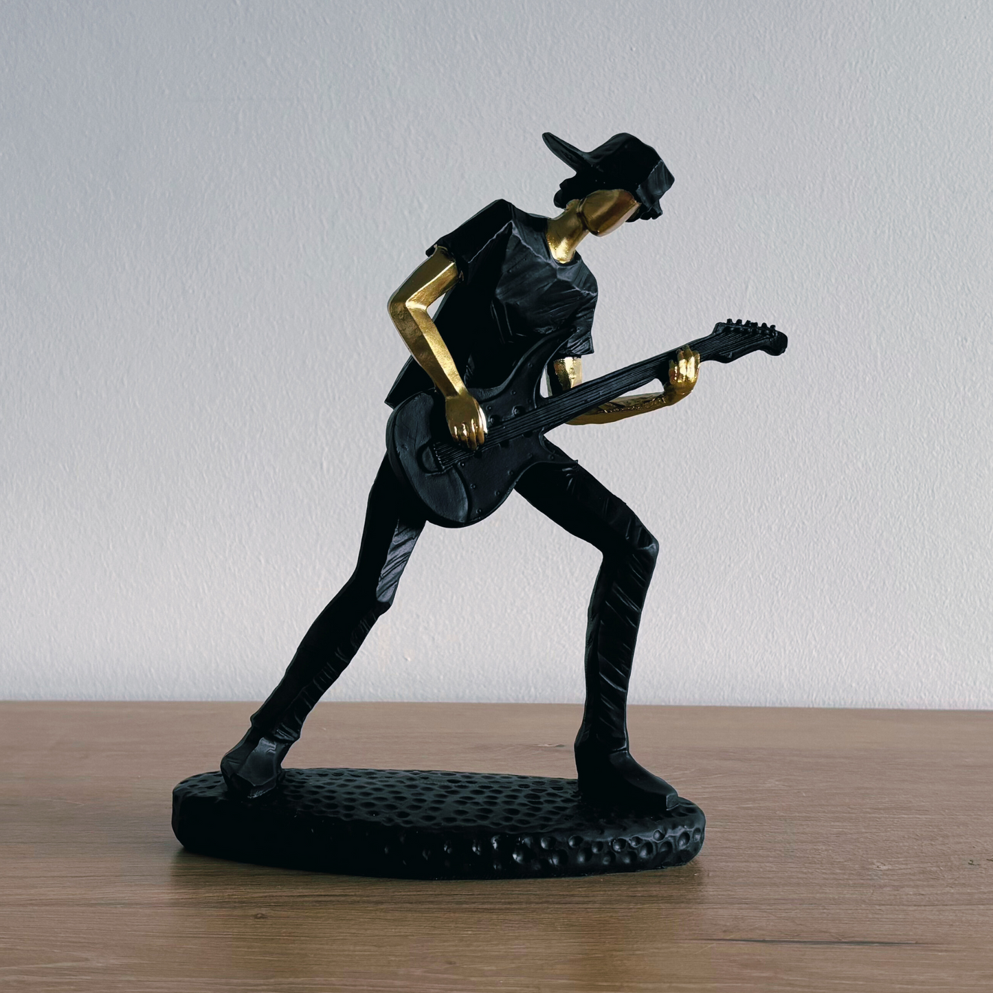 lead guitarist black