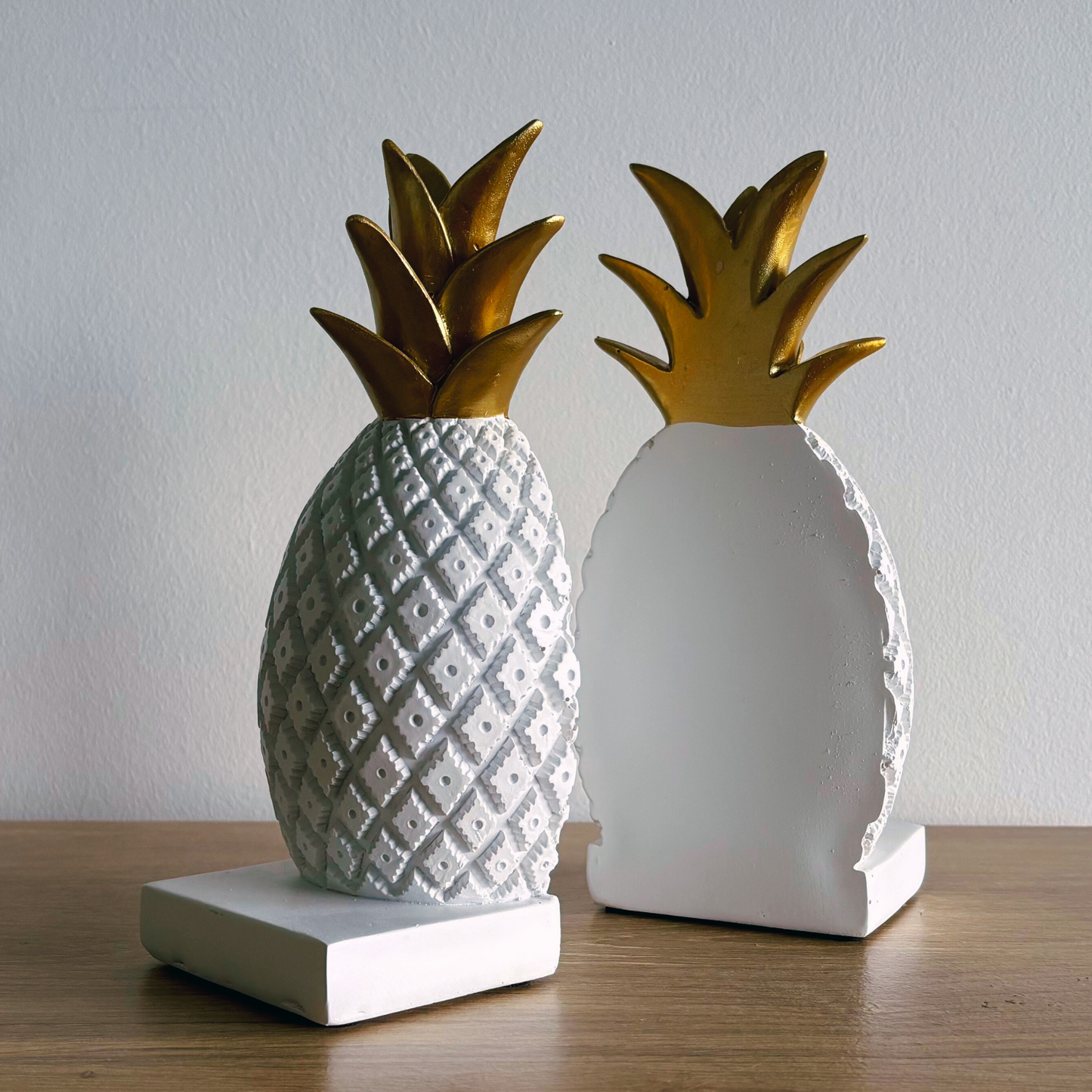 Pineapple bookends rear view