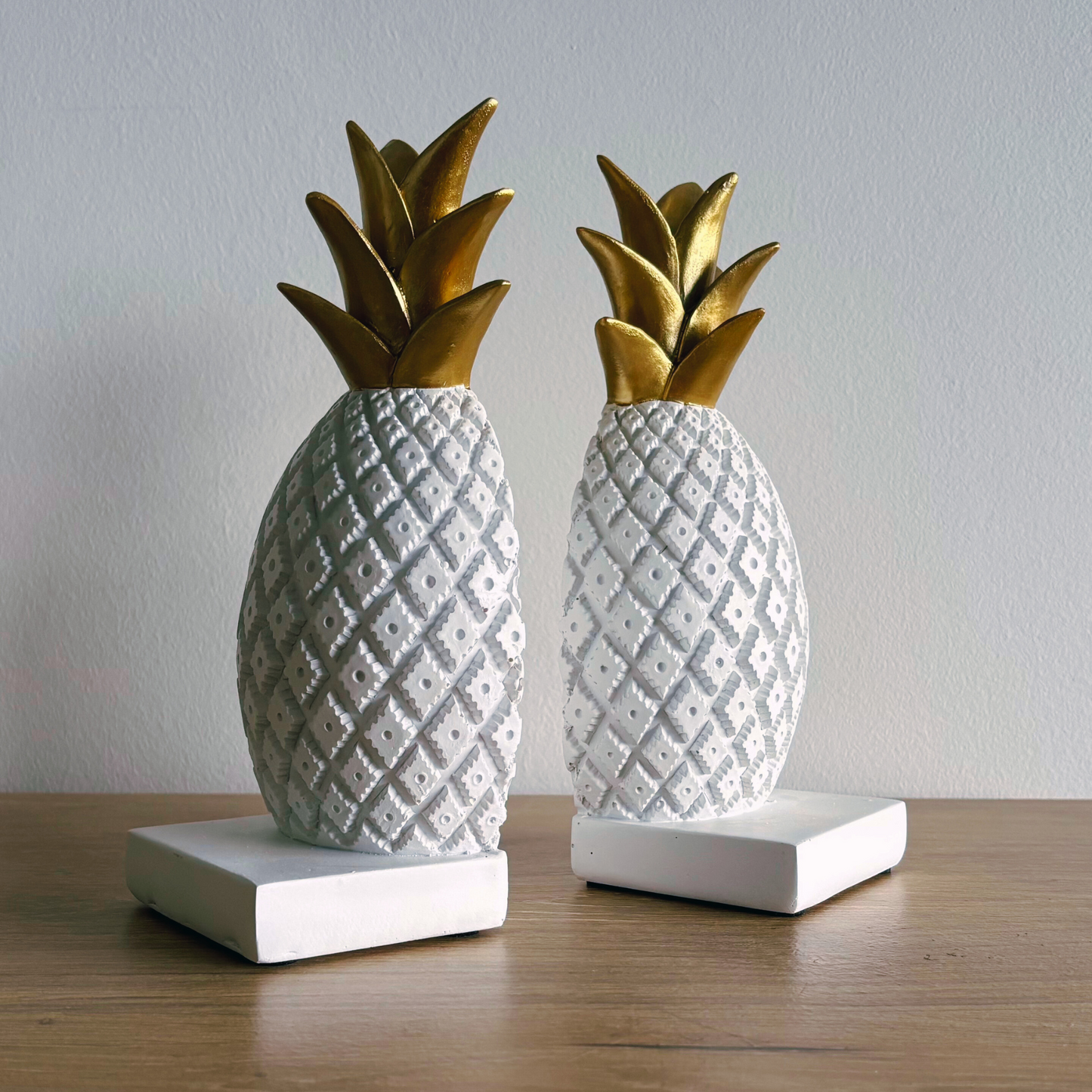 Pineapple bookends front view